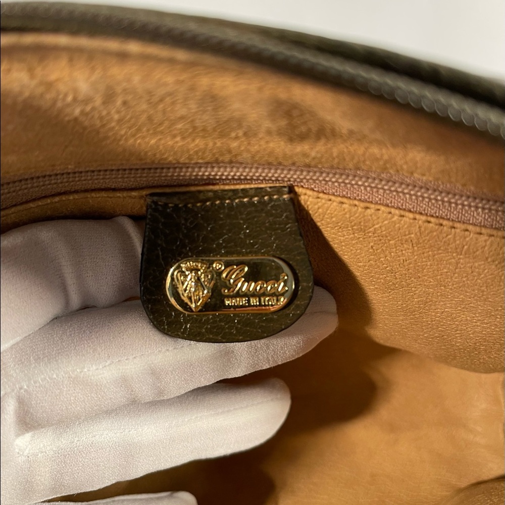 Gucci Vintage Leather Crossbody Shoulder Bag - Picture 5 of 10